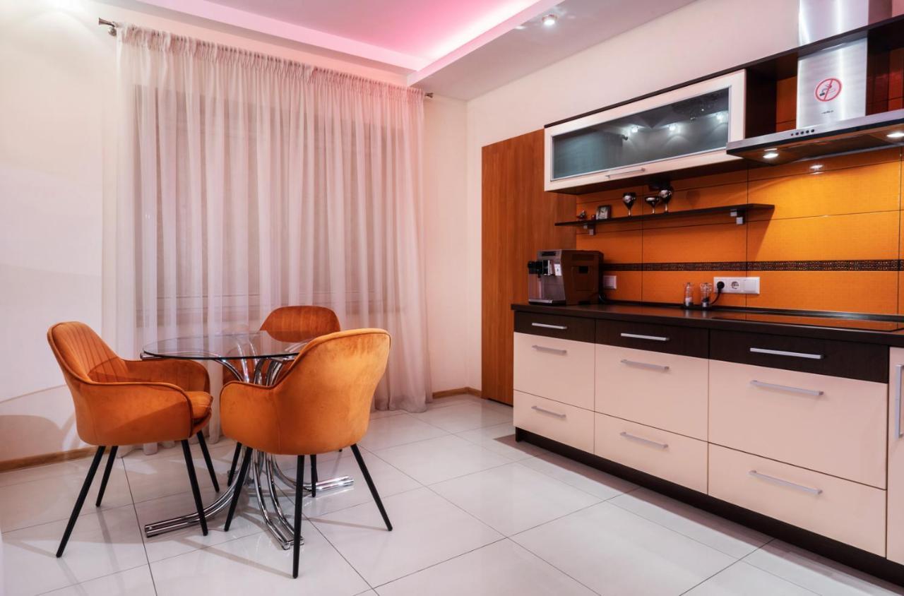 Premium Jacuzzi Apartment Klaipeda Exterior photo